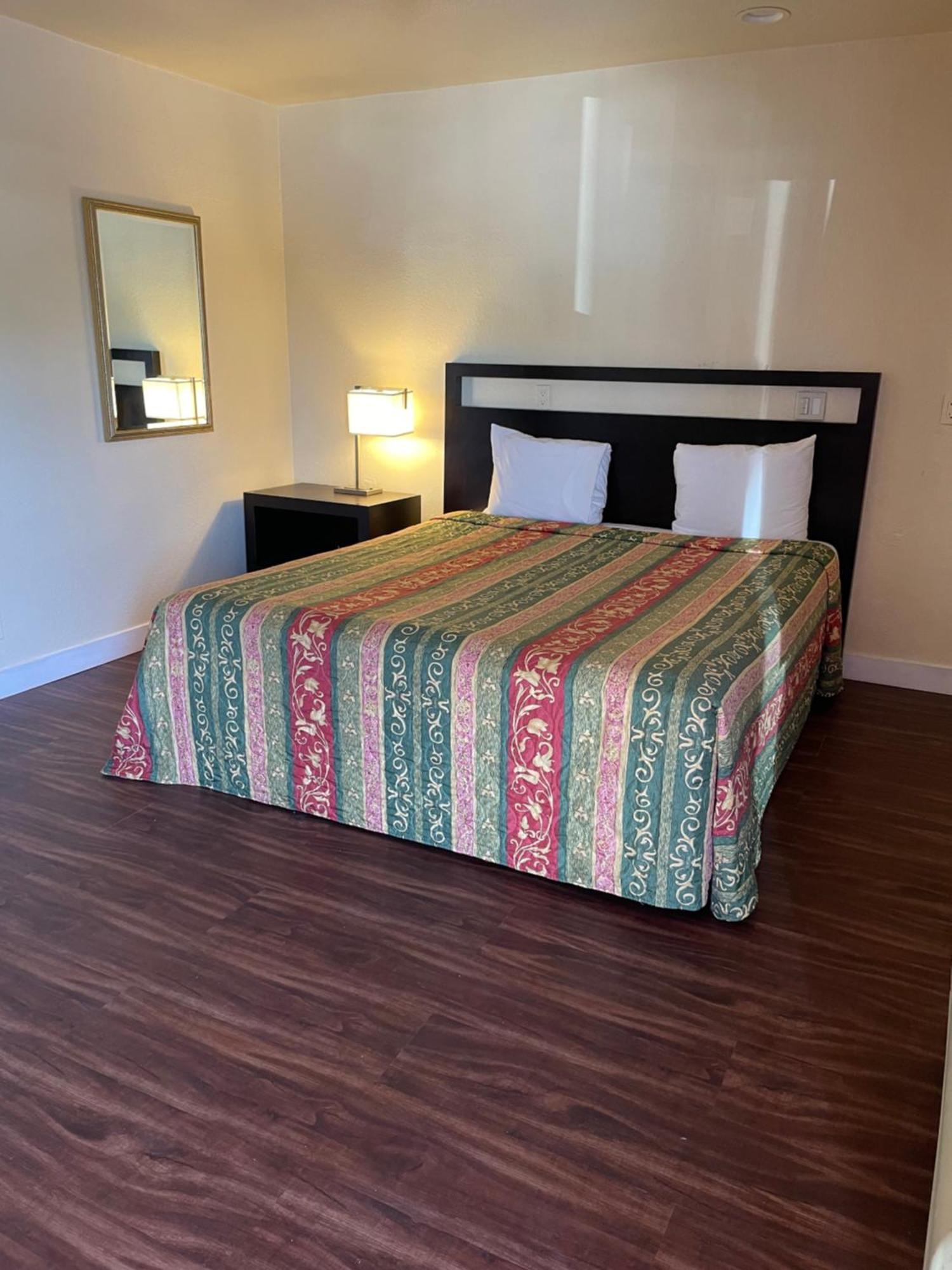 Cloud 9 Motel Сайпръс Екстериор снимка