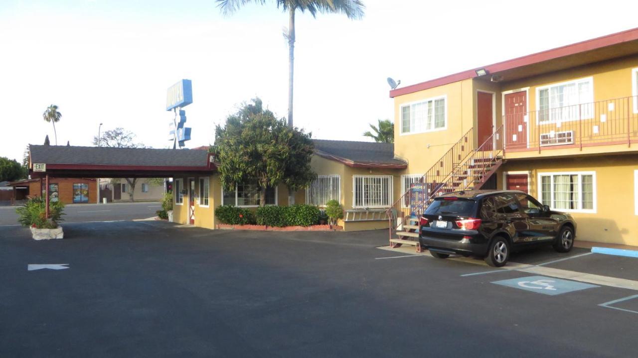 Cloud 9 Motel Сайпръс Екстериор снимка
