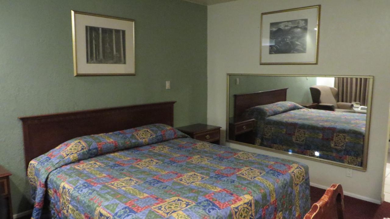 Cloud 9 Motel Сайпръс Екстериор снимка