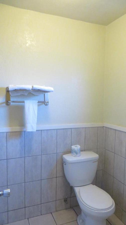 Cloud 9 Motel Сайпръс Екстериор снимка